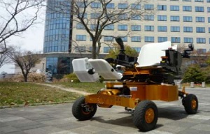 和歌山大学 大きな段差を乗り越えられる四輪車を開発